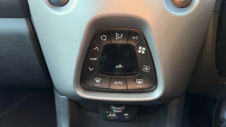 Toyota Aygo 1.0 VVT-i X-Clusiv 5dr x-shift Petrol Hatchback